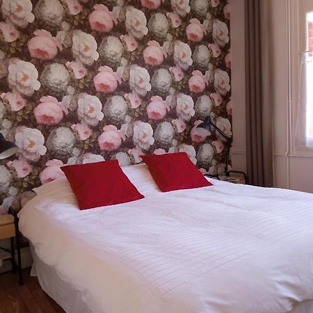 Au Pied Du Beffroi Apartment Arras Bagian luar foto