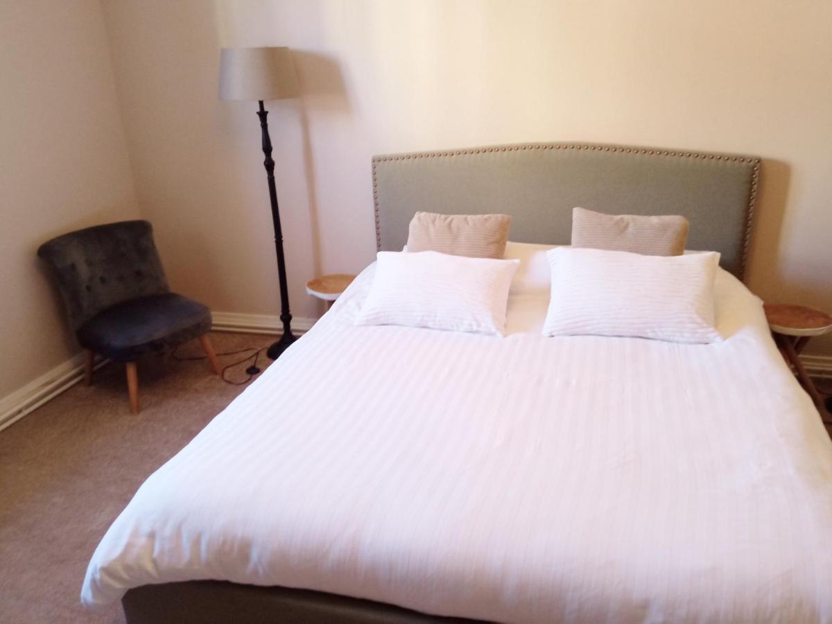 Au Pied Du Beffroi Apartment Arras Bagian luar foto